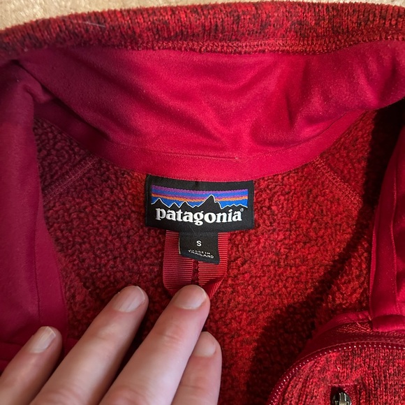 Quarter zip with pocket beautiful dark red Patagonia Sweater. - Picture 2 of 3